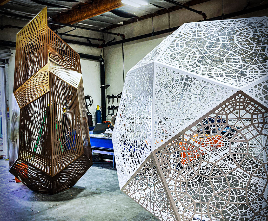 Dynamically-Dimensioned Art Sculpture